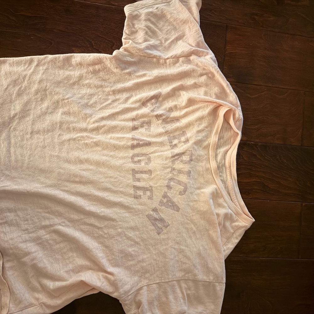 American Eagle Cream Graphic T-Shirt